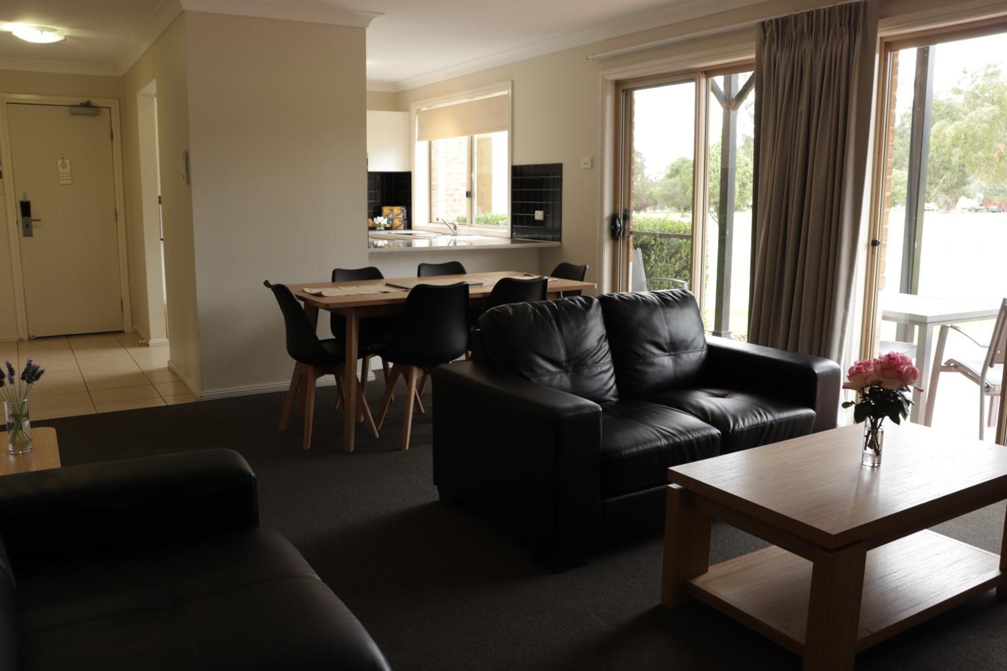 Cootamundra Heritage Motel & Apartments Экстерьер фото