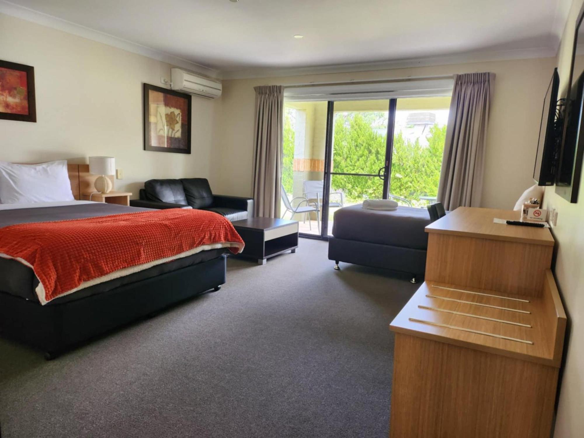 Cootamundra Heritage Motel & Apartments Экстерьер фото