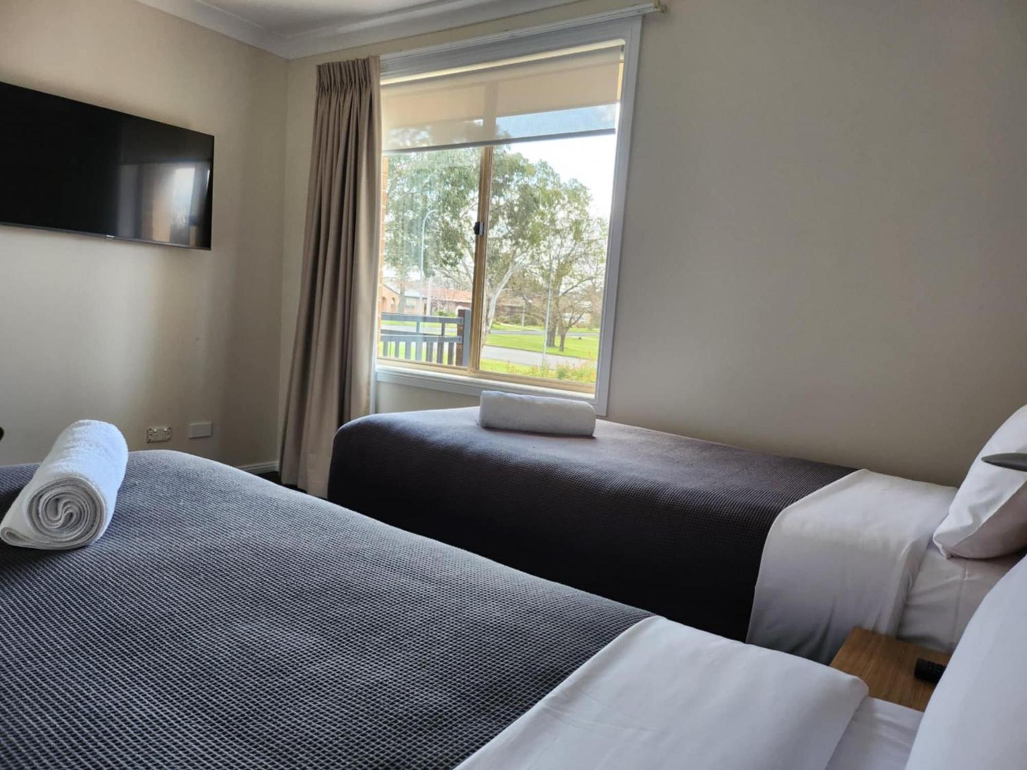 Cootamundra Heritage Motel & Apartments Экстерьер фото